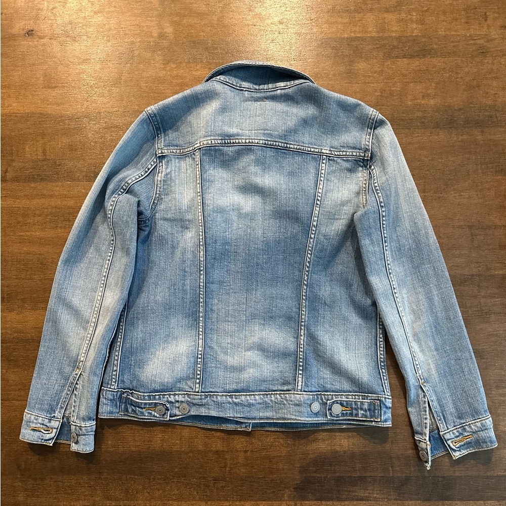 LEVI’S Premium Trucker Jacket, Light Wash - Picture 2 of 5